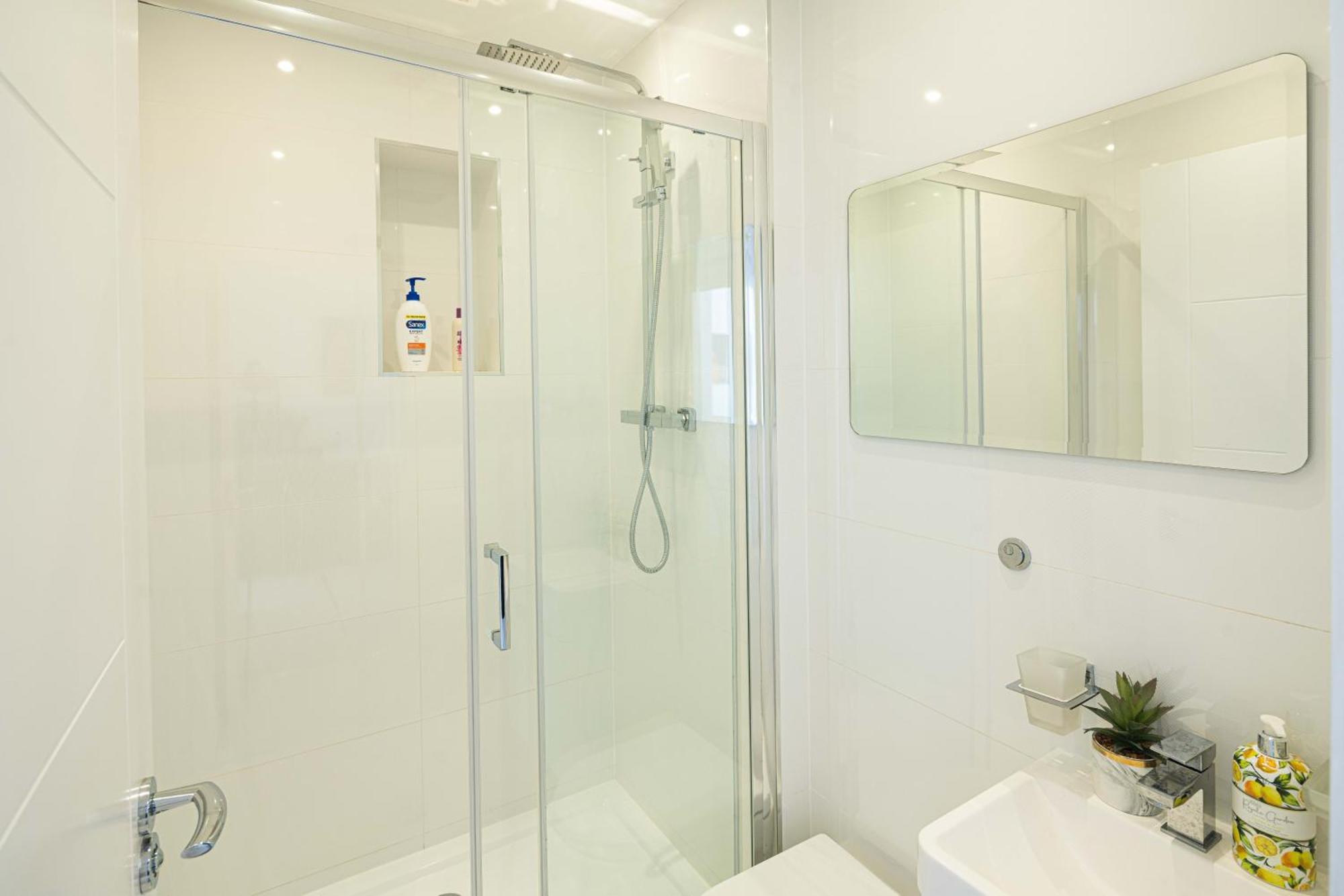 Charming Newly Refurb 2-Bed 2-Bath Whole Apartment Near Hyde Park & Kensington, Prime Paddington Location Zone 1 London Exterior foto